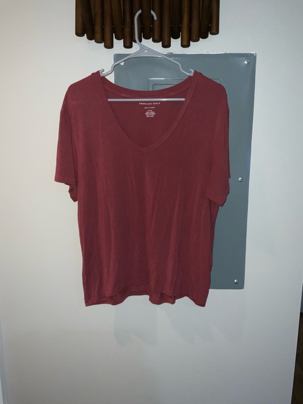 American Eagle Outfitters Women's V-Neck Short Sleeve Tee - Rosewood